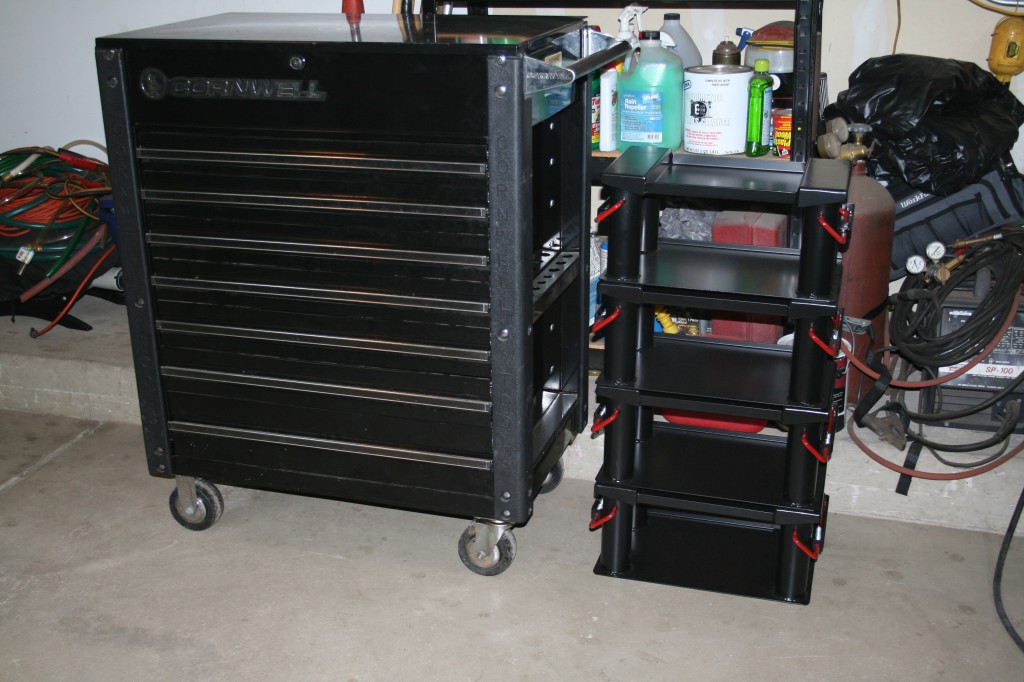 Stackable auto lift stands for compact storage